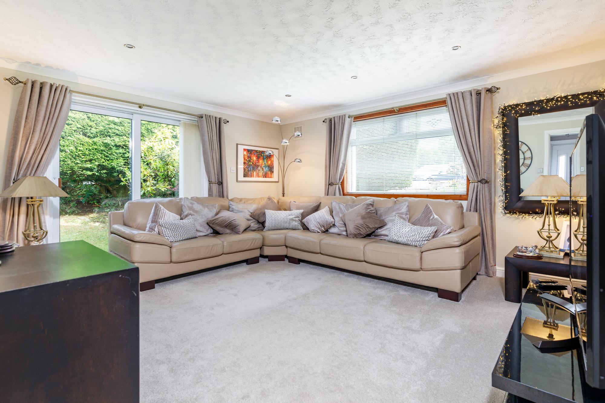 Kinloch Road, Newton Mearns Nicol Estate Agents