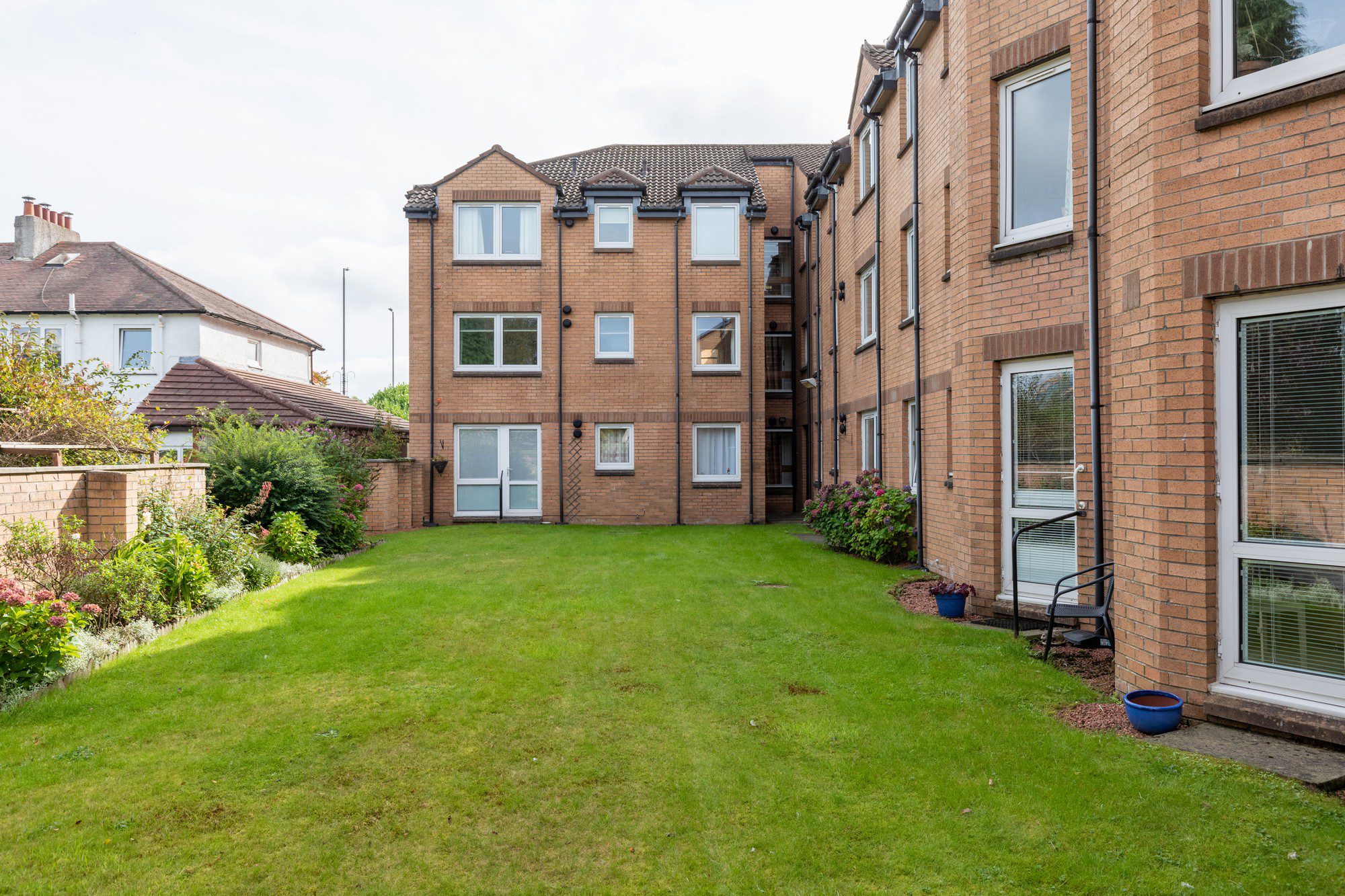 Homeblair House, Ravenstone Drive, Giffnock Nicol Estate Agents