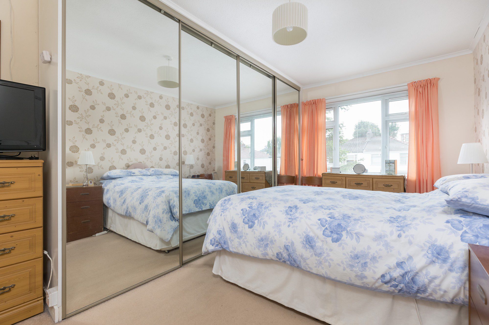 Orchard Park Avenue, Giffnock Nicol Estate Agents