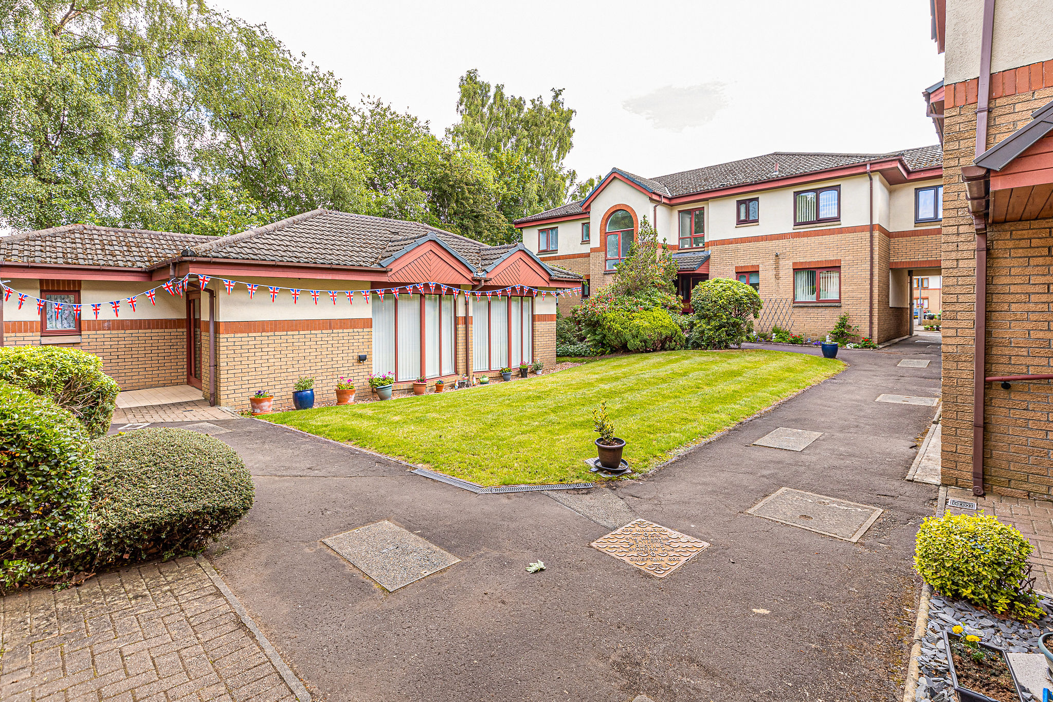 The Braidpark Drive, Giffnock Nicol Estate Agents