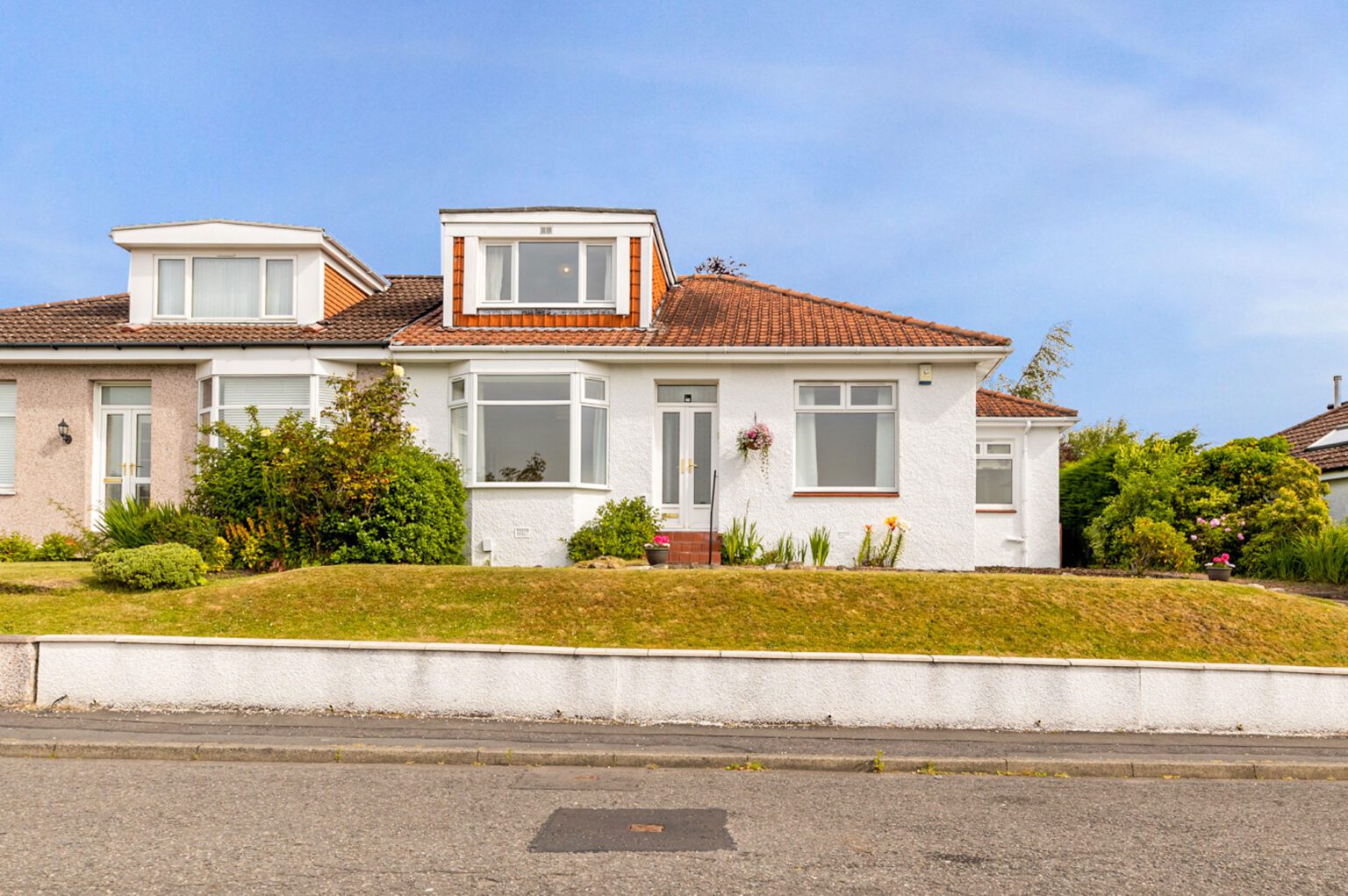 Victoria Crescent, Clarkston Nicol Estate Agents