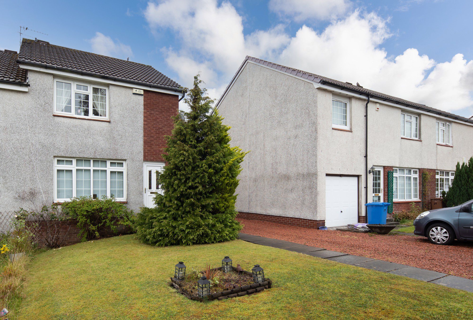 Invergarry Avenue, Deaconsbank Nicol Estate Agents