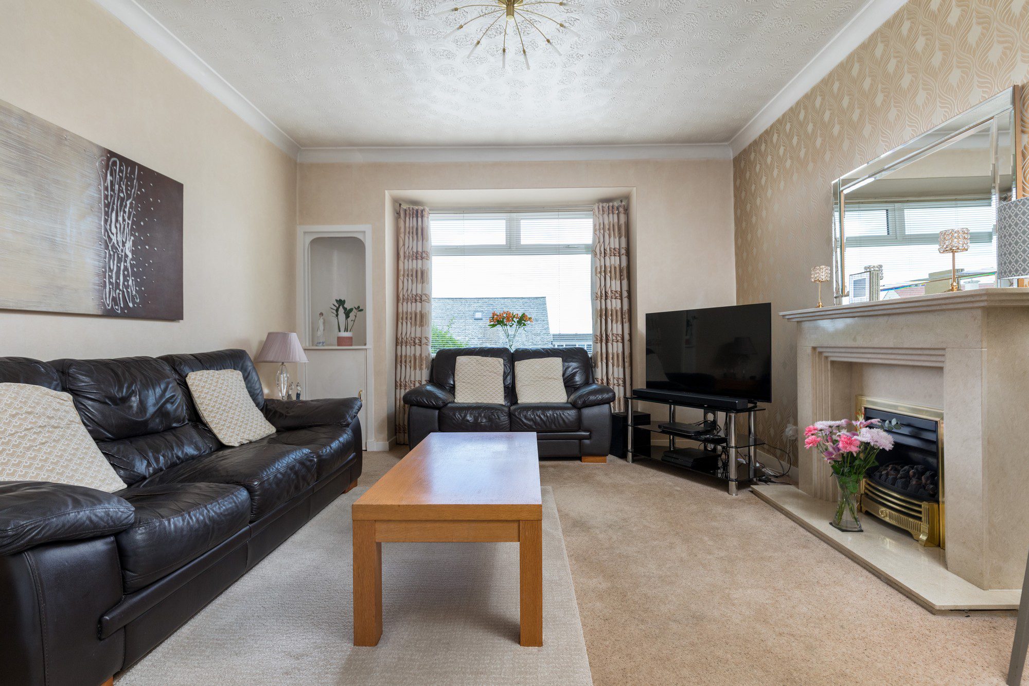 Mansefield Crescent, Clarkston Nicol Estate Agents