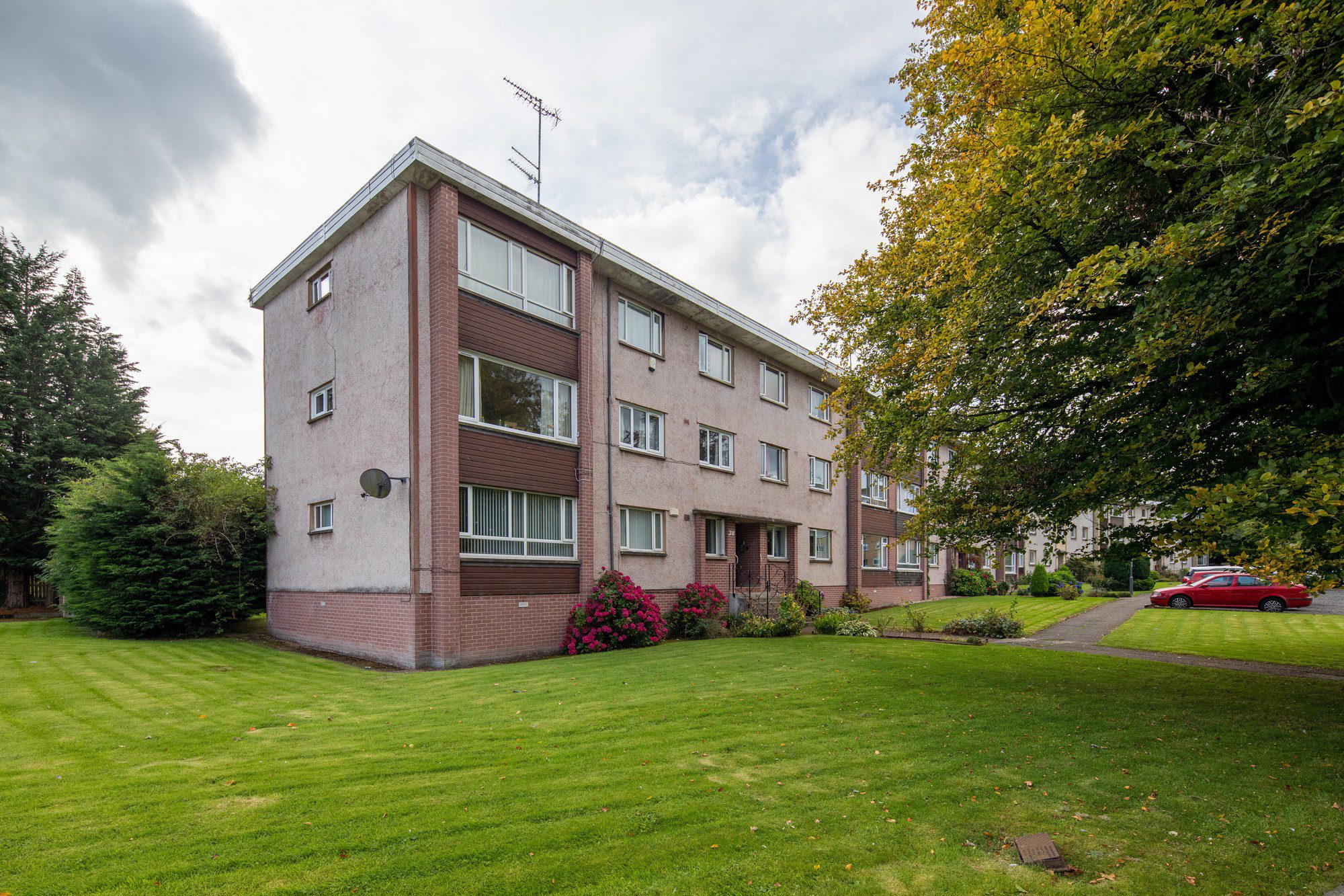Castleton Court, Castleton Drive, Newton Mearns Nicol Estate Agents