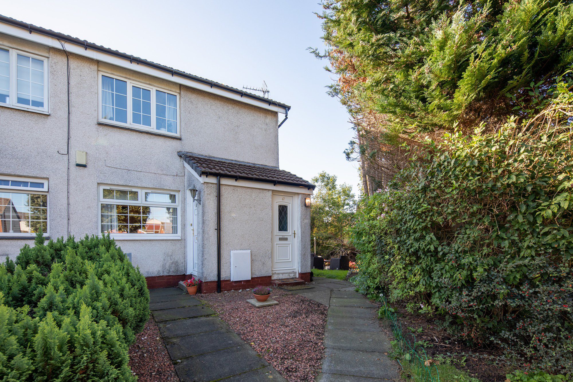 Invergarry Avenue, Deaconsbank Nicol Estate Agents