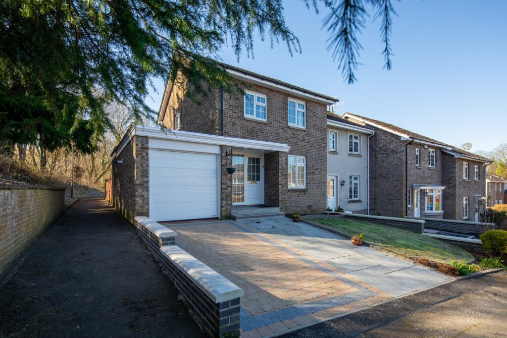 Woodyett Park, Busby Nicol Estate Agents