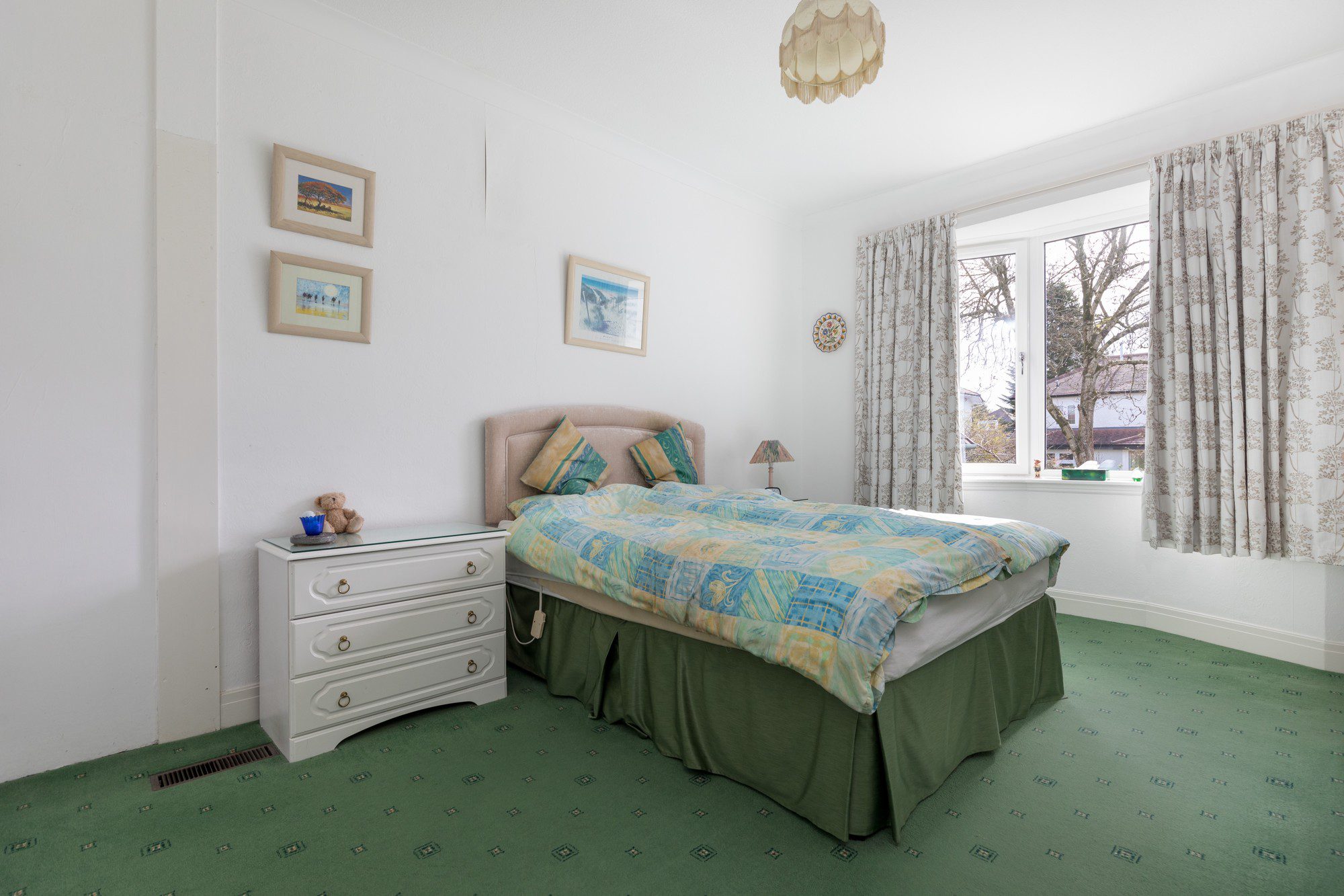 Larchfield Avenue, Newton Mearns Nicol Estate Agents