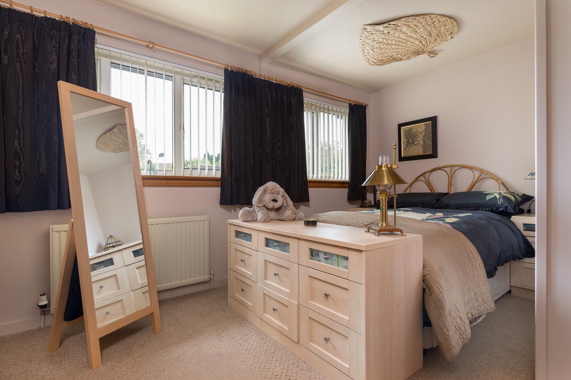 Carleton Drive, Giffnock Nicol Estate Agents