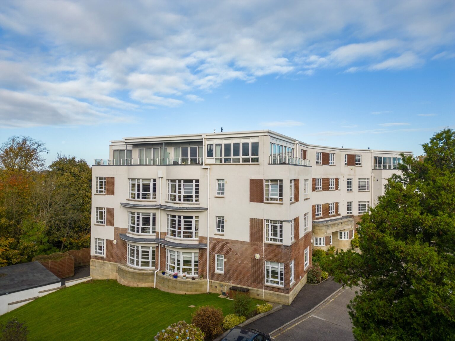 Sandringham Court, Newton Mearns Nicol Estate Agents