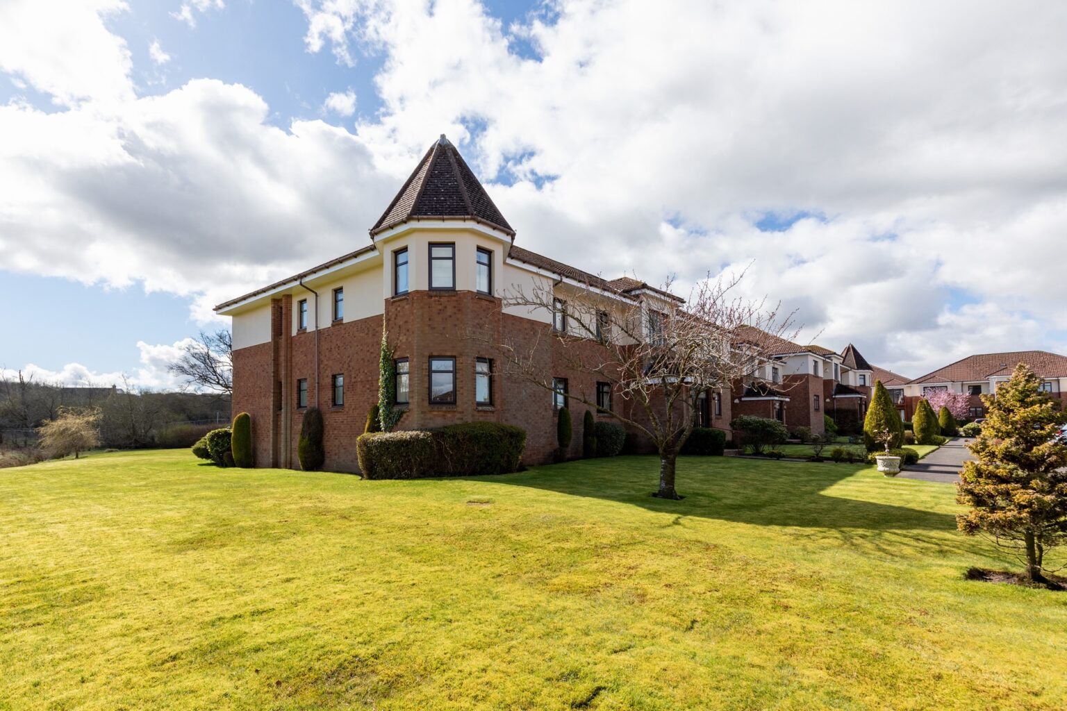 Newton Court, Newton Grove, Newton Mearns Nicol Estate Agents