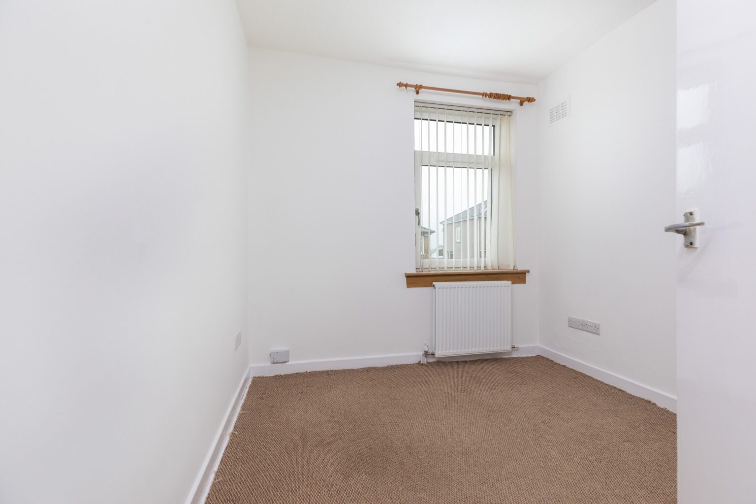 Craighill Drive, Clarkston Nicol Estate Agents